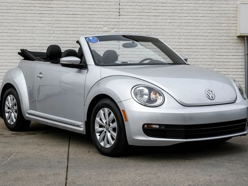 Used 2013 Volkswagen Beetle 2.5 image 5