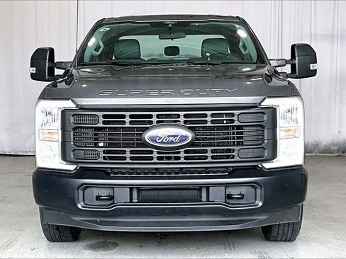 Used 2025 Ford F250 XL RWD image 3