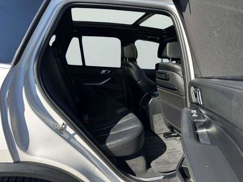 Used 2020 BMW X5 xDrive50i w/ Premium Package AWD/4WD image 47