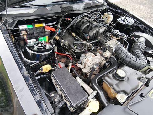 Used 2010 Ford Mustang Convertible RWD image 39