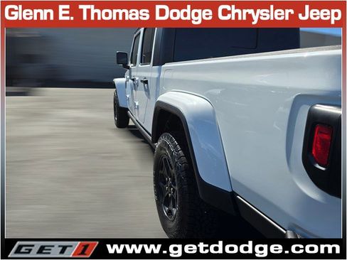 Certified 2022 Jeep Gladiator Willys image 10