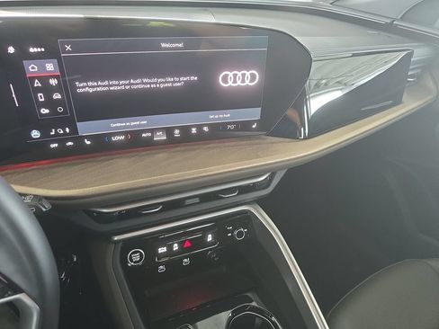Certified 2025 Audi Q5 Premium w/ Convenience Package AWD/4WD image 15