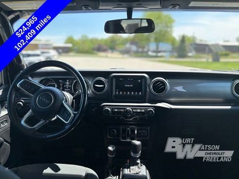 Used 2021 Jeep Wrangler Unlimited Sahara AWD/4WD image 27