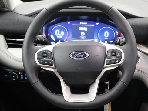 New 2026 Ford Explorer Active w/ Active Comfort Package RWD image 13