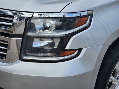 Used 2019 Chevrolet Suburban Premier w/ Premier Plus Edition image 9
