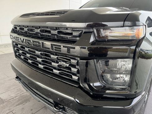 Used 2023 Chevrolet Silverado 2500 Custom w/ Custom Value Package image 2