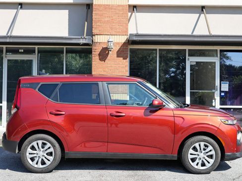 Used 2021 Kia Soul LX FWD image 43