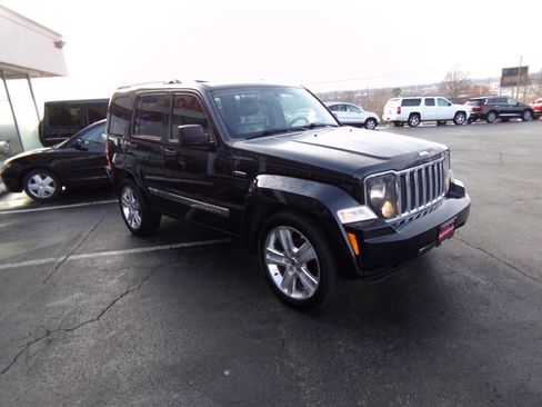 Used 2012 Jeep Liberty Limited Jet w/ Comfort/Convenience Group image 5