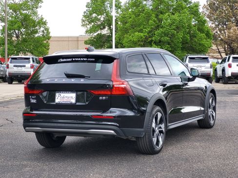 Certified 2024 Volvo V60 B5 Cross Country Plus AWD/4WD image 2