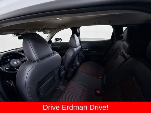 Used 2025 Nissan Kicks SR FWD image 10