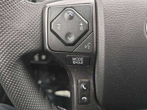 Used 2022 Toyota Tacoma TRD Sport image 16