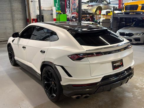 Used 2023 Lamborghini Urus Performante AWD/4WD image 10