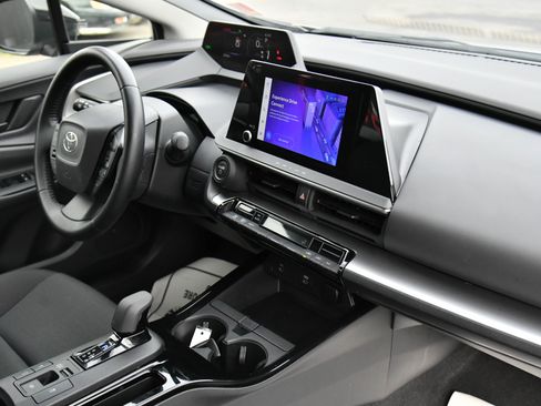 Used 2024 Toyota Prius LE image 41