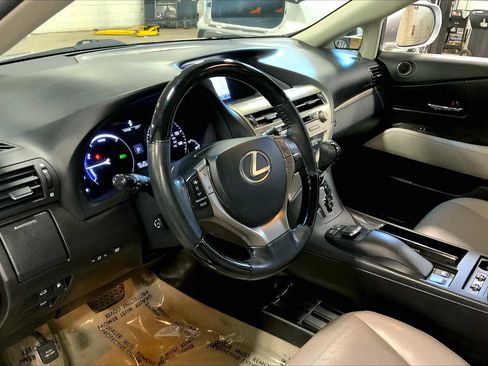 Used 2015 Lexus RX 450h AWD image 18