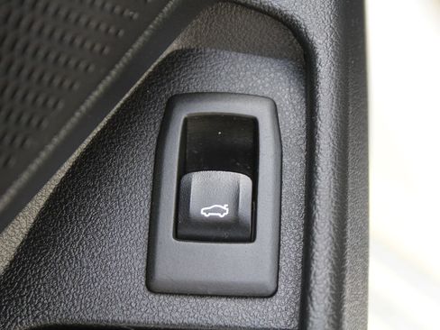 Used 2021 BMW 330i Sedan w/ Premium Package image 23