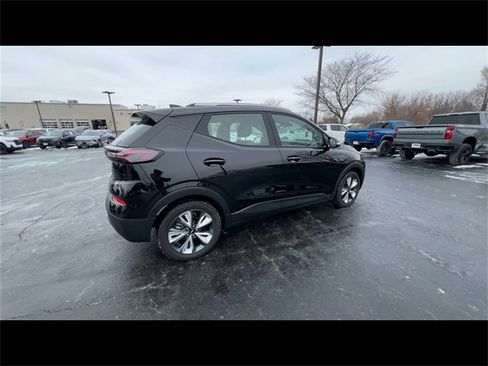 Certified 2023 Chevrolet Bolt EUV LT w/ Convenience Package image 8