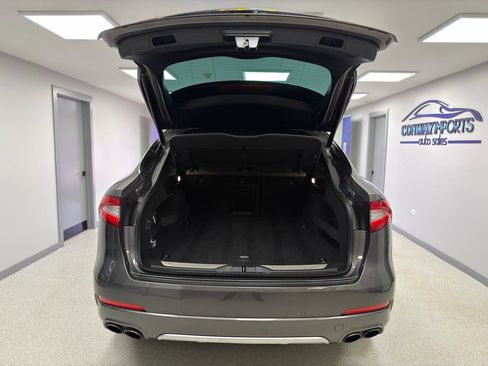 Used 2017 Maserati Levante w/ Luxury Package AWD/4WD image 35