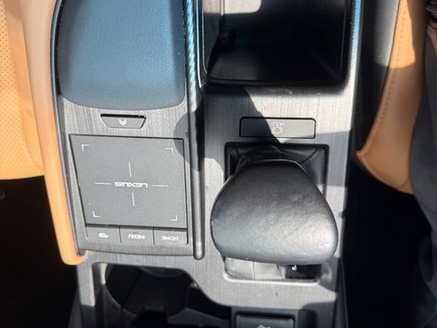 Used 2022 Lexus ES 350 w/ Premium Package FWD image 18