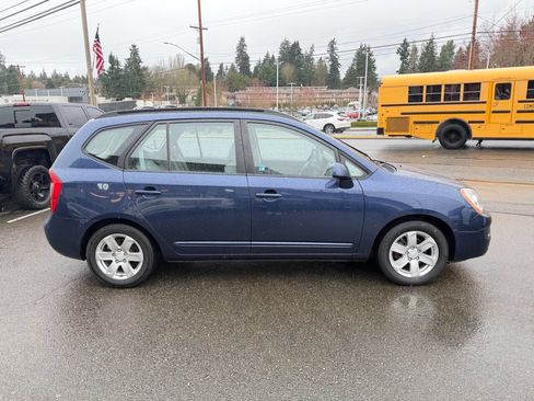 Used 2008 Kia Rondo LX w/ Convenience Pkg image 7