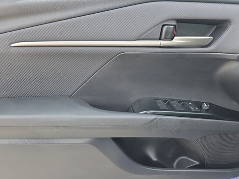 Used 2025 Toyota Camry SE image 23