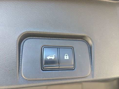 Used 2021 Nissan Rogue SL image 40