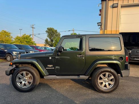 Used 2012 Jeep Wrangler Sahara w/ Connectivity Group AWD/4WD image 2