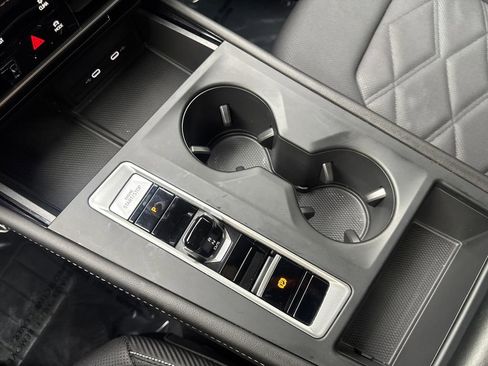 Used 2024 Volkswagen Atlas Cross Sport SE image 68