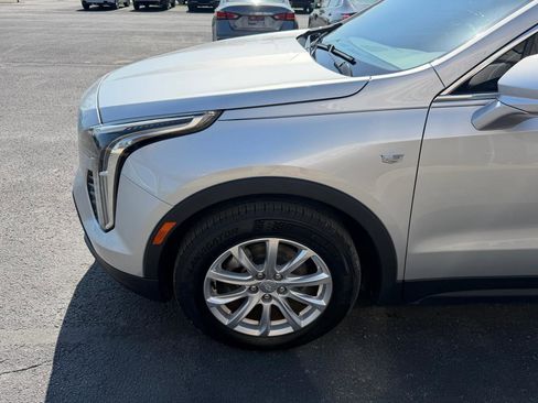 Used 2019 Cadillac XT4 Luxury w/ Cold Weather Package AWD/4WD image 11