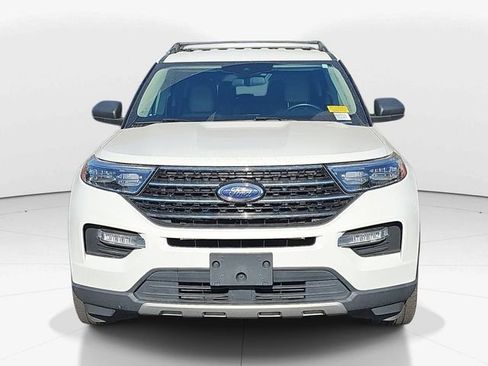 Used 2021 Ford Explorer XLT w/ Equipment Group 202A image 8