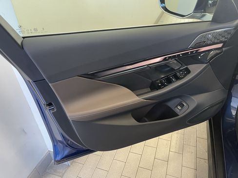 Used 2026 BMW i5 eDrive40 image 9