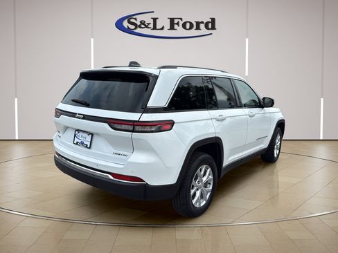 Used 2023 Jeep Grand Cherokee Limited AWD/4WD image 7