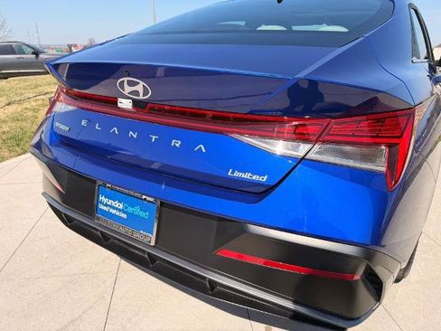 New 2025 Hyundai Elantra Limited FWD image 36