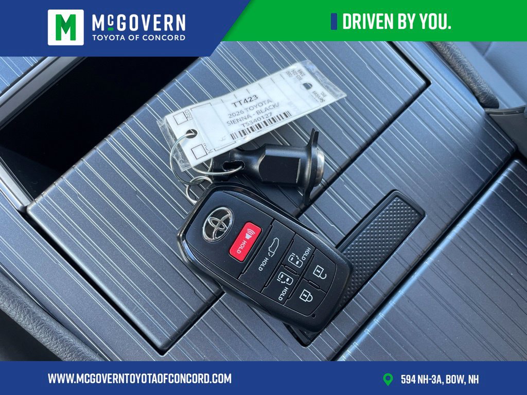 Used 2026 Toyota Sienna XLE FWD image 39