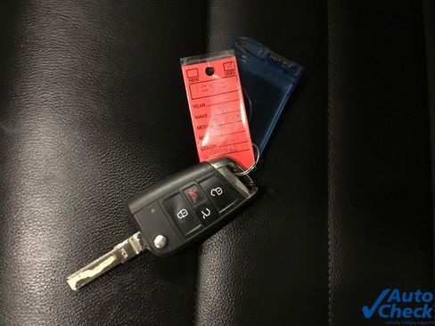 Used 2017 Volkswagen GTI SE image 46