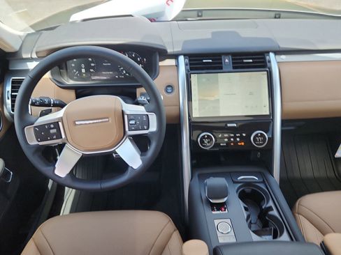 New 2026 Land Rover Discovery Limited Edition AWD/4WD image 15
