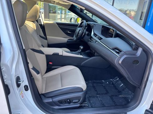 Used 2019 Lexus ES 350 w/ Premium Package FWD image 17