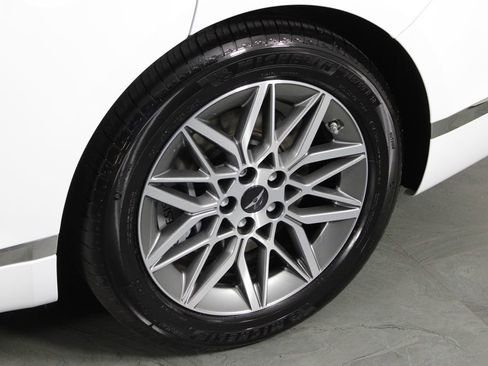 Used 2025 Genesis G80 2.5T image 10