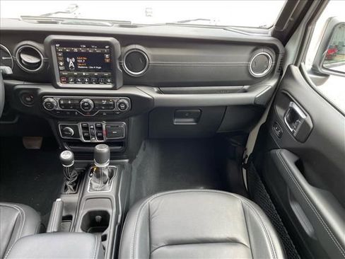 Used 2023 Jeep Wrangler Unlimited Sahara w/ Cold Weather Group AWD/4WD image 11