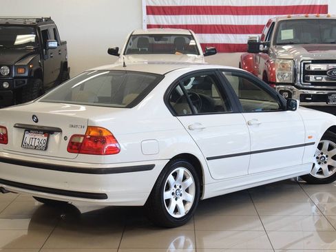 Used 2000 BMW 323i Sedan RWD image 16