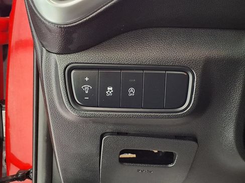 Used 2024 Kia Soul LX w/ Option Group 015 FWD image 5