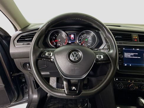 Used 2021 Volkswagen Tiguan SE FWD image 13