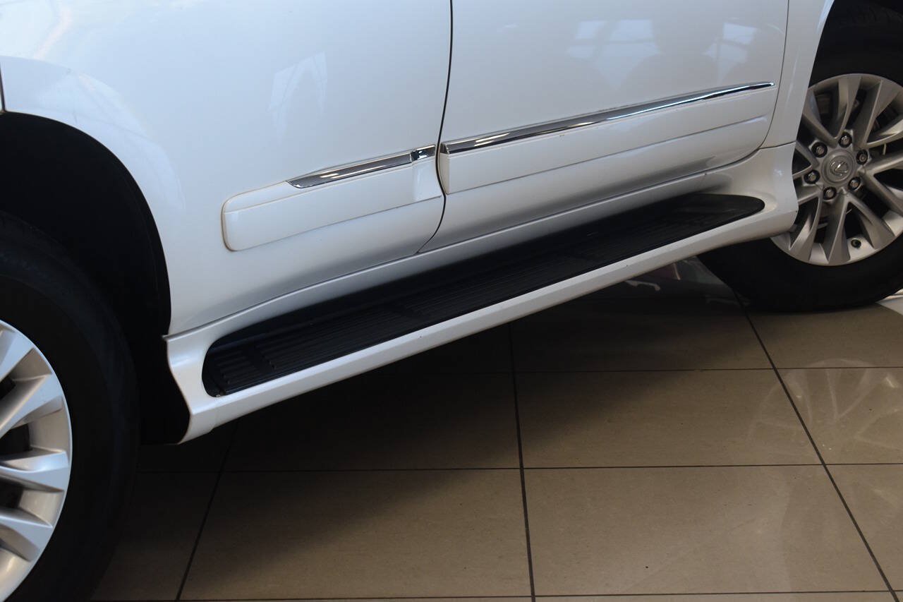 Used 2014 Lexus GX 460 w/ Premium Package AWD/4WD image 17