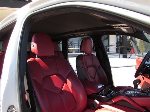 Used 2016 Porsche Cayenne GTS AWD/4WD image 36