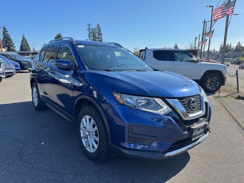 Used 2018 Nissan Rogue SV image 4