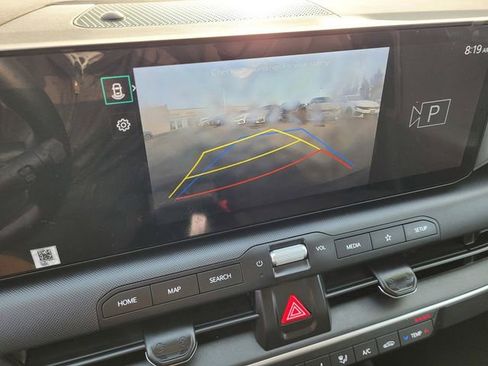 Used 2025 Kia K4 LXS image 12