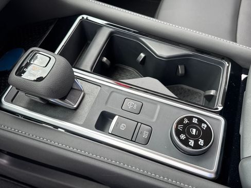 New 2026 Nissan Pathfinder SL AWD/4WD image 19
