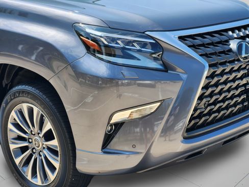 Used 2023 Lexus GX 460 Luxury w/ Accessory Package AWD/4WD image 41