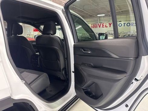 New 2025 Jeep Grand Cherokee Laredo X w/ Luxury Tech Group I image 32