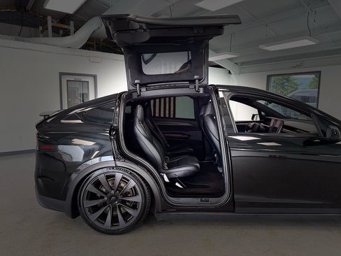 Used 2022 Tesla Model X Plaid AWD/4WD image 25