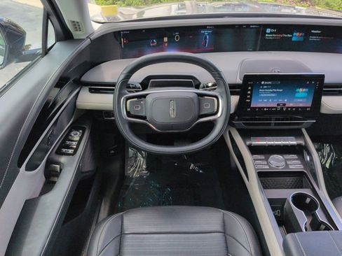 Certified 2024 Lincoln Nautilus Reserve AWD/4WD image 17